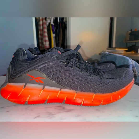 Reebok UFC shoes - Picture 4 of 6